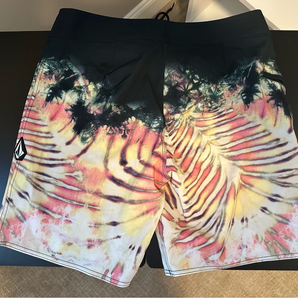 Volcom Multicolor Patterned Board Shorts - image 3
